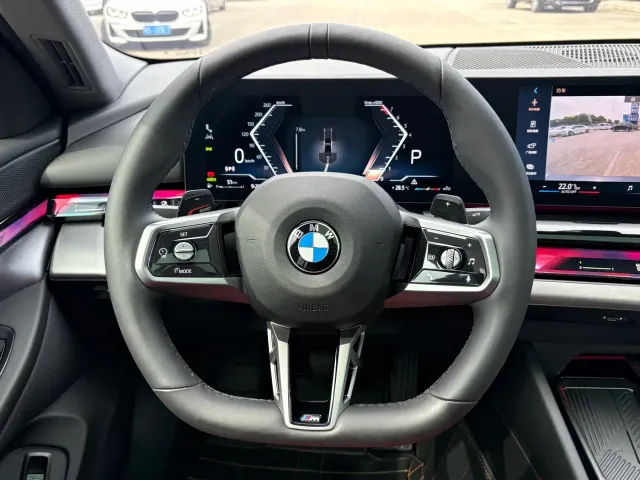 BMW 5 Series — Фото автомобиля 6