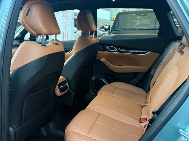 Geely Boyue L — Фото автомобиля 7