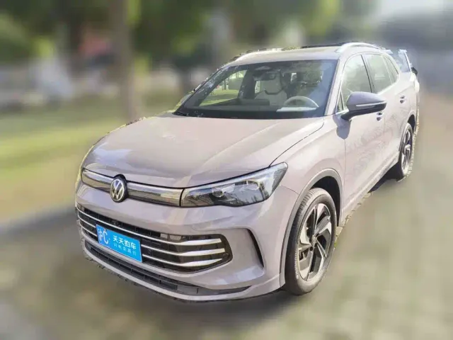 Фотография автомобиля — Volkswagen Tiguan L