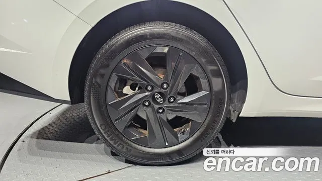 Hyundai AVANTE Avante (CN7) — Фото автомобиля 5