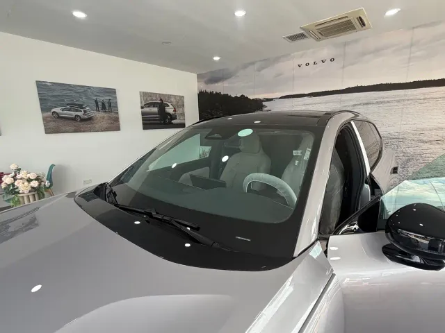 Volvo XC70 Plug-in Hybrid — Фото автомобиля 12