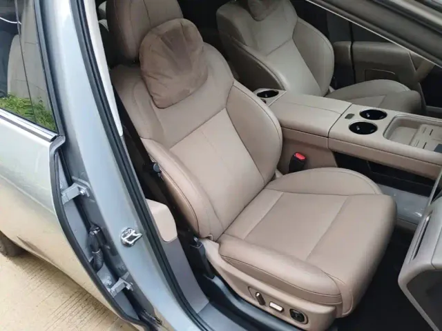 Li Auto i8 — Фото автомобиля 24