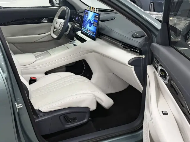 Geely Galaxy E5 — Фото автомобиля 12