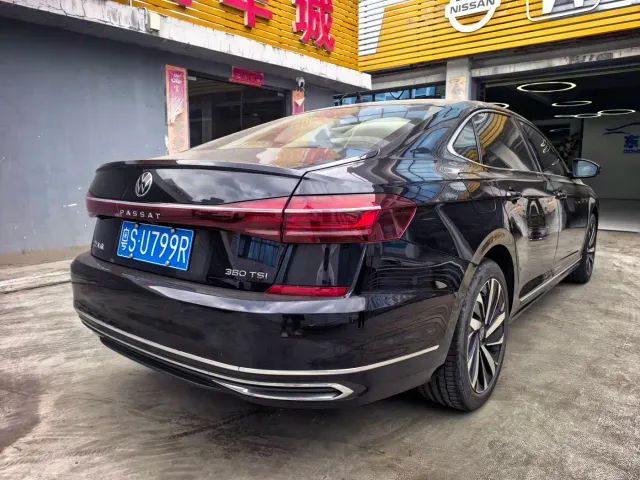 Volkswagen Passat — Фото автомобиля 5