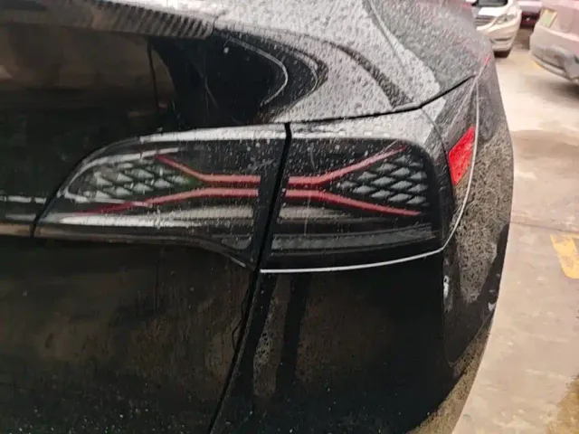 Tesla Model Y — Фото автомобиля 7