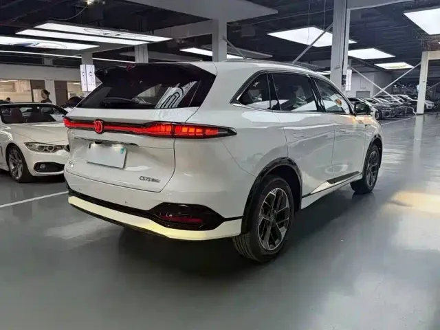 Changan CS75 Plus — Фото автомобиля 10