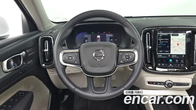 Volvo XC40 — Фото автомобиля 19