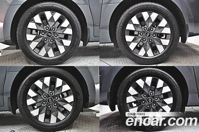 Hyundai Staria Staria 4WD Lounge 9 мест — Фото автомобиля 5