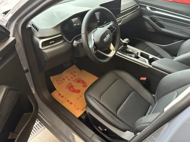 Geely Emgrand — Фото автомобиля 3