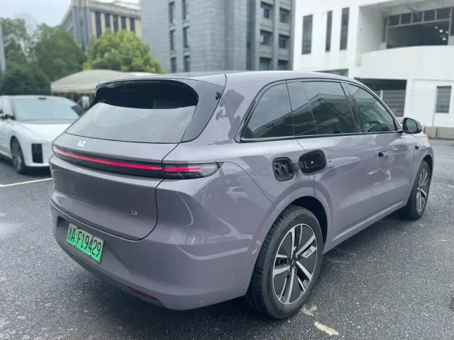 Li Auto L6 — Фото автомобиля 7