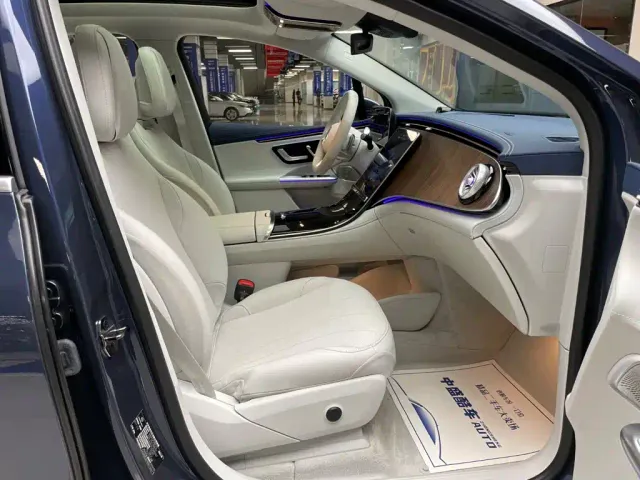 Mercedes-Benz EQE SUV — Фото автомобиля 17