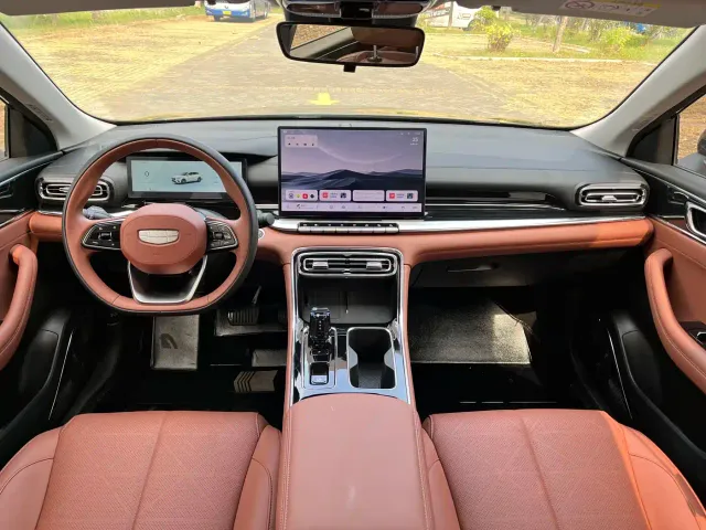 Geely Emgrand — Фото автомобиля 13