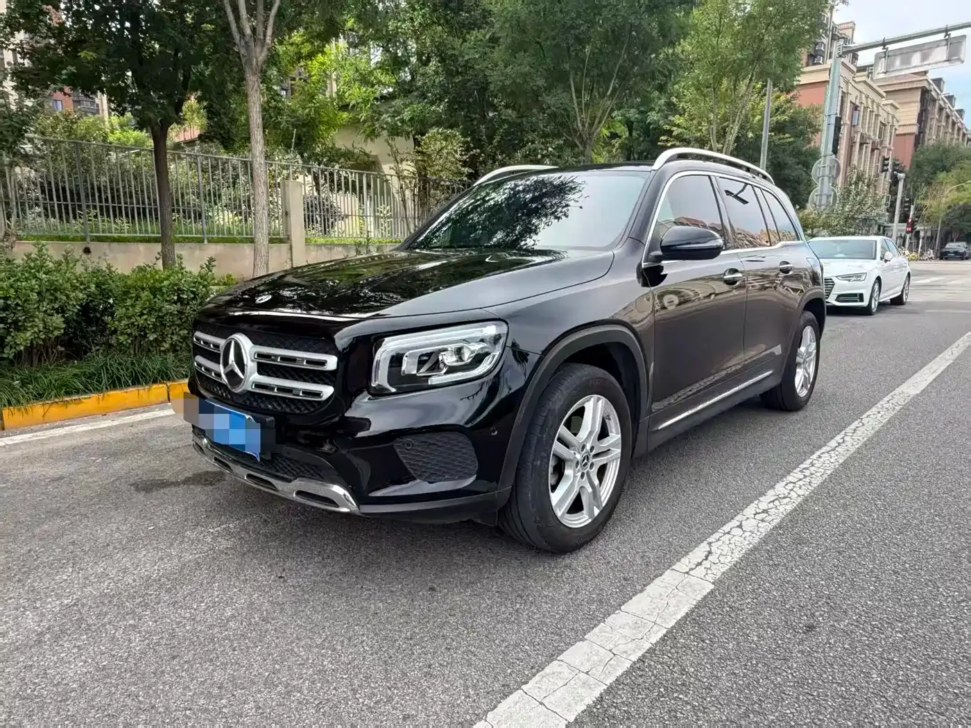 Фотография автомобиля — Mercedes-Benz Mercedes-Benz GLB