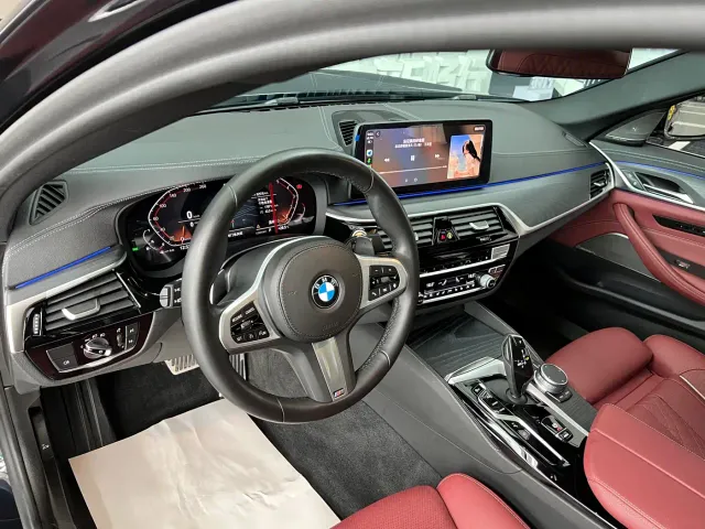 BMW 5 Series — Фото автомобиля 14
