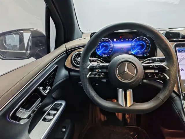 Mercedes-Benz EQE SUV — Фото автомобиля 9
