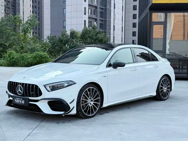 Фотография автомобиля — Mercedes-Benz A-Class AMG