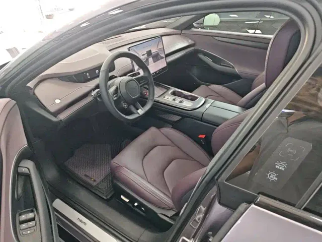 Xiaomi SU7 — Фото автомобиля 15