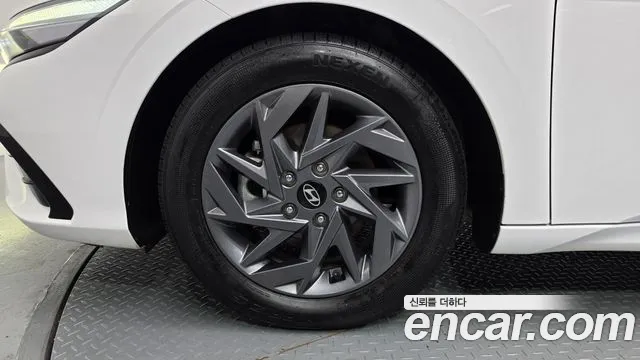Hyundai AVANTE Новый Avante (CN7) — Фото автомобиля 5