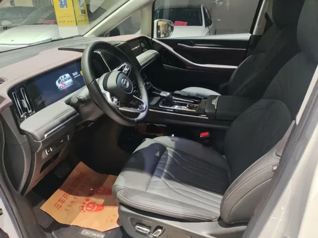 GAC Trumpchi M8 — Фото автомобиля 6