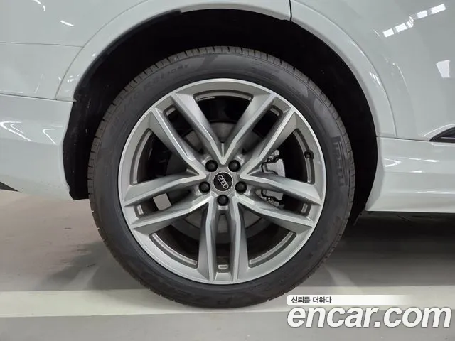 Audi Q7 — Фото автомобиля 5