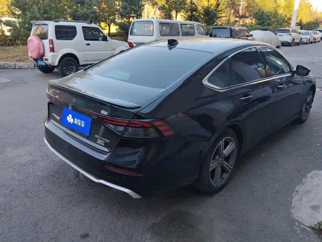 Honda Accord — Фото автомобиля 3