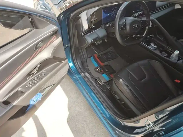 Hyundai Elantra — Фото автомобиля 15