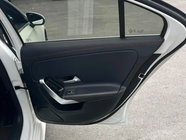 Mercedes-Benz A-Class — Фото автомобиля 25