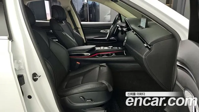 Genesis GV70 — Фото автомобиля 10