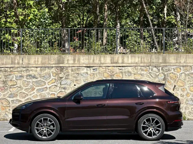 Porsche Cayenne — Фото автомобиля 3