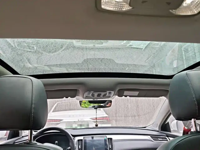 Roewe i6 MAX EV — Фото автомобиля 17