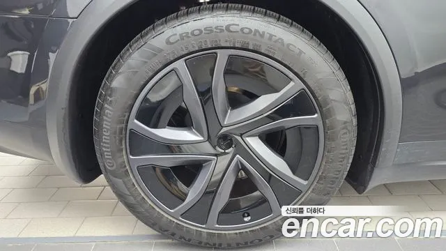Tesla Model X — Фото автомобиля 5