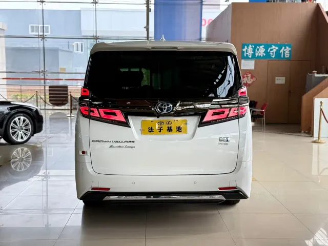 Toyota Vellfire — Фото автомобиля 22