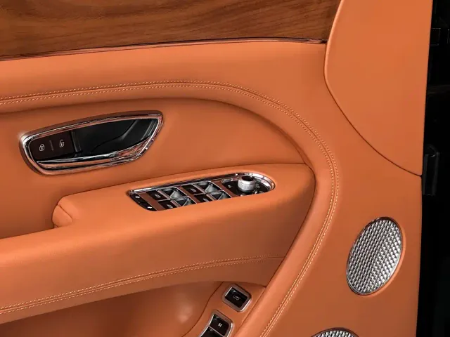 Bentley Bentayga — Фото автомобиля 28