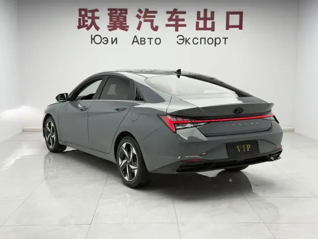 Hyundai Elantra — Фото автомобиля 5