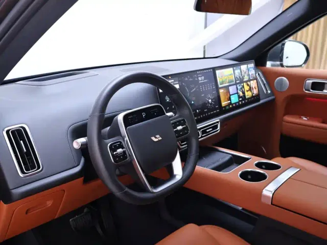 Li Auto L9 — Фото автомобиля 11