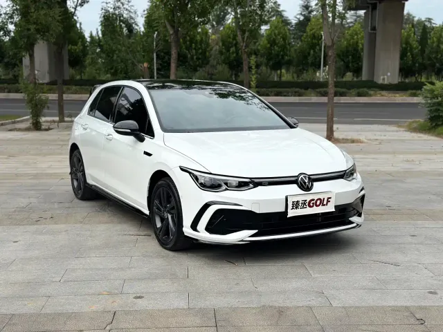 Фотография автомобиля — Volkswagen Golf