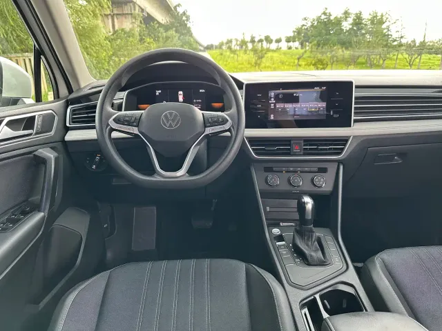 Volkswagen Tiguan L — Фото автомобиля 8