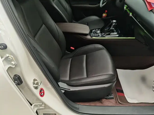 Mazda CX-30 — Фото автомобиля 24