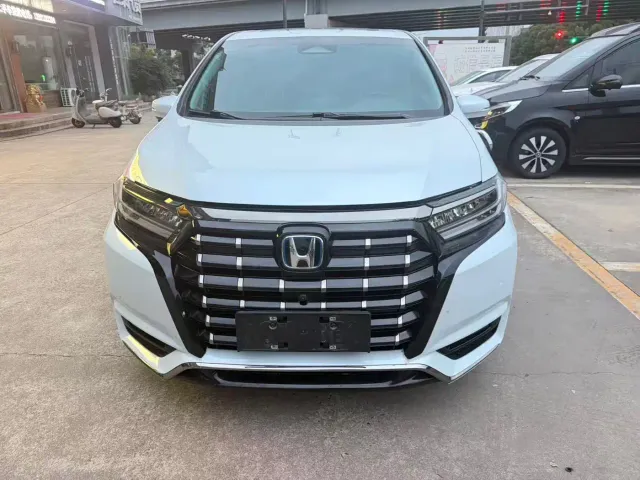 Honda Elysion — Фото автомобиля 2