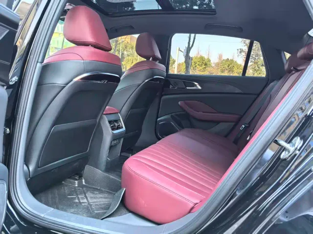 Hongqi H5 — Фото автомобиля 9
