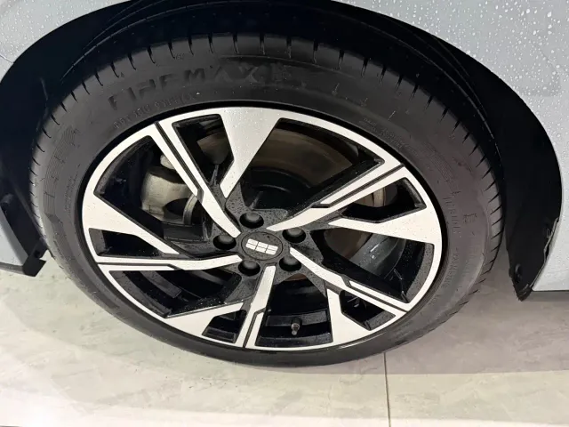 Geely Galaxy L6 — Фото автомобиля 4