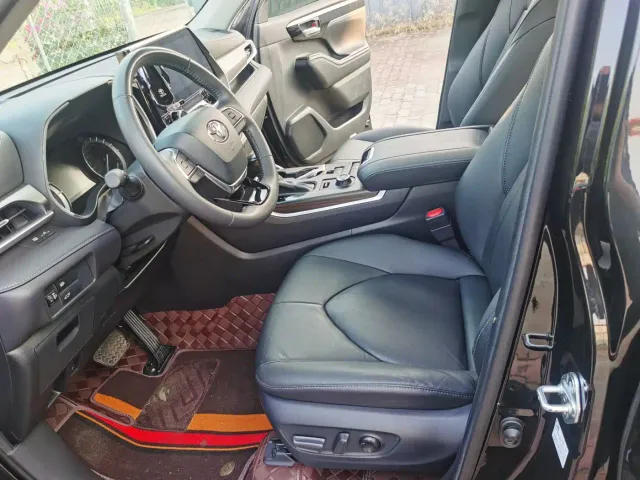 Toyota Highlander — Фото автомобиля 12