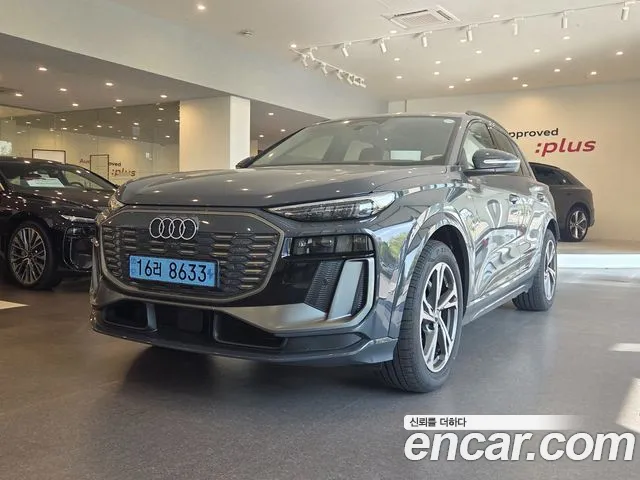 Фотография автомобиля — Audi Q6 e-tron