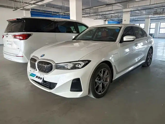 Фотография автомобиля — BMW i3