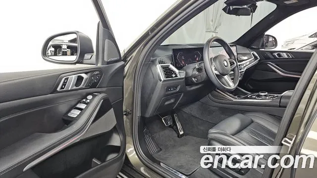 BMW X7 — Фото автомобиля 10