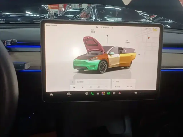 Tesla Model Y — Фото автомобиля 12