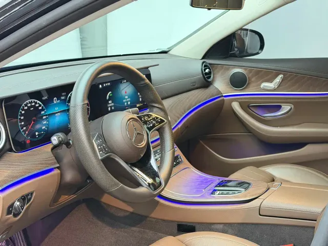 Mercedes-Benz E-Class — Фото автомобиля 10