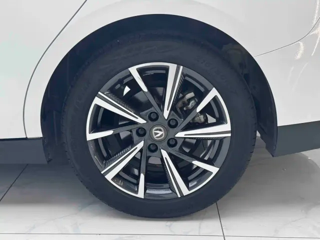 Changan Lamore — Фото автомобиля 13