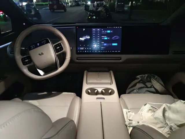 Li Auto i6 — Фото автомобиля 5