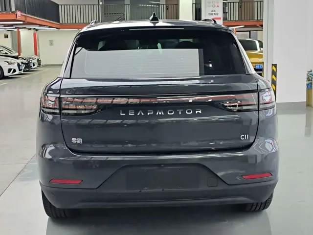 Leapmotor C11 — Фото автомобиля 13